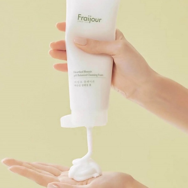 Fraijour-Heartleaf-Blemish-pH-Balanced-Cleansing-Foam_